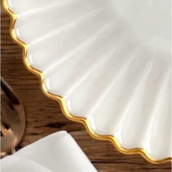Vintage Large Milk Glass Platter 14.5” Ruffled Edge 22k Gold Trim Anchor Hocking - Picture 5 of 6